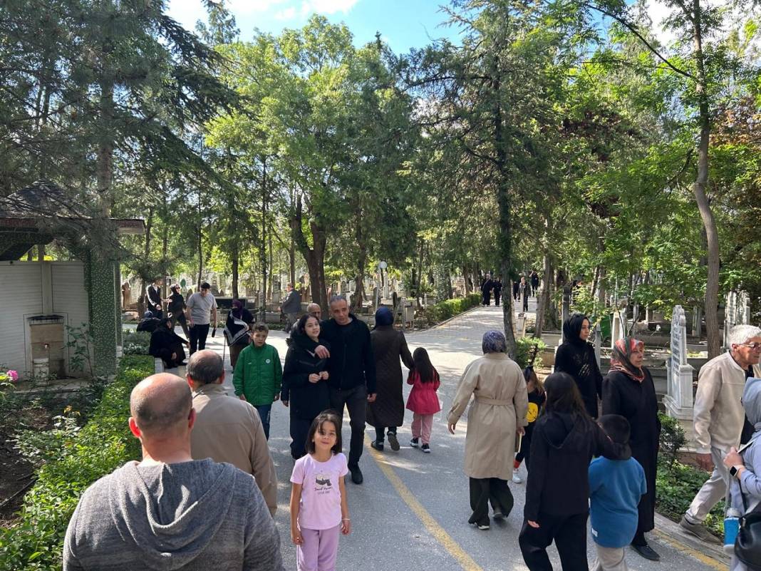 Konya’da bayram öncesi hüzün ve dua bir arada! 4